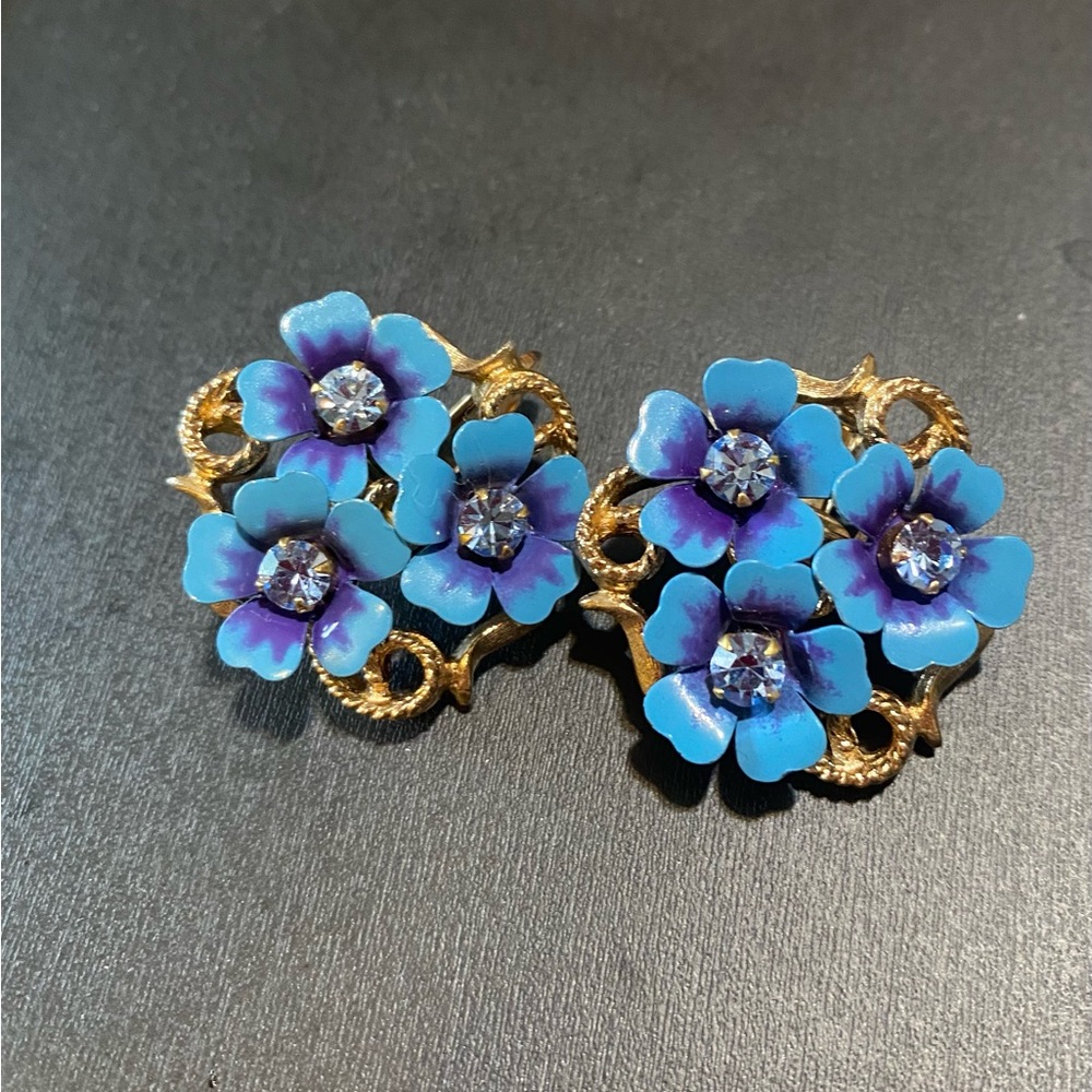 Avon clip earrings